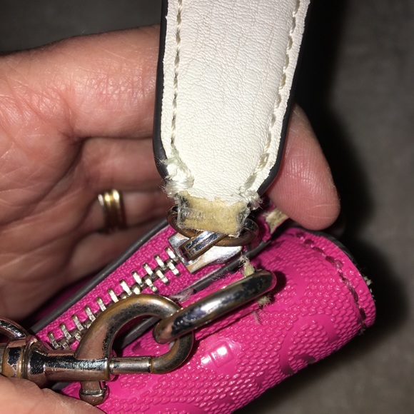 GUESS Envelope Clutch Crossbody Handbag - Picture 7 of 9